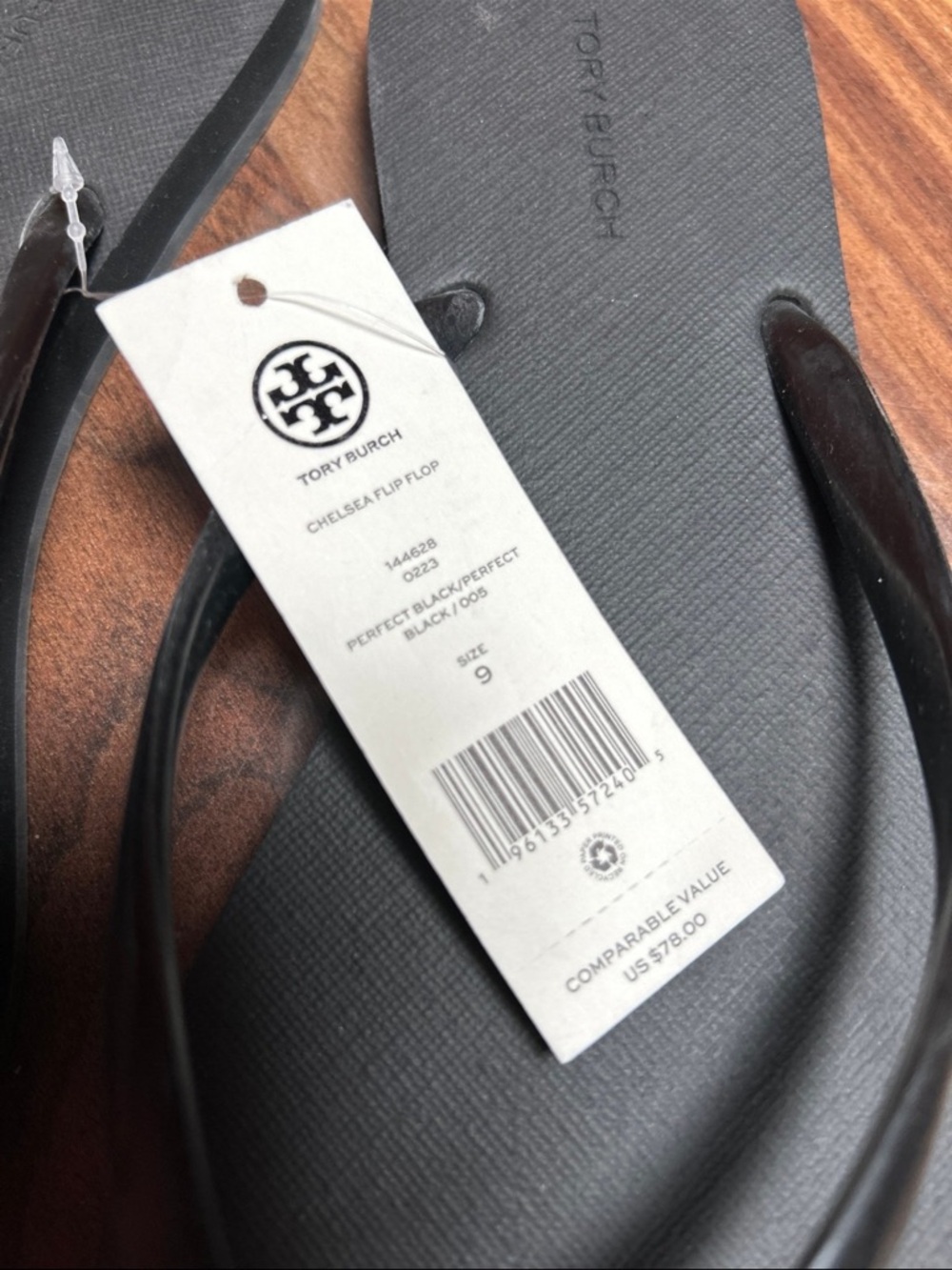 NWT ~ TORY BURCH BLACK FLIP FLOPS sz 9 - Picture 2 of 6